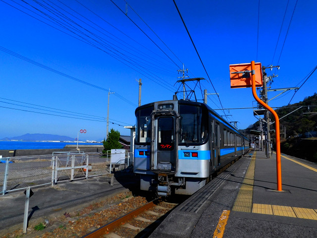 高松行き普通列車（箕浦13：42着）