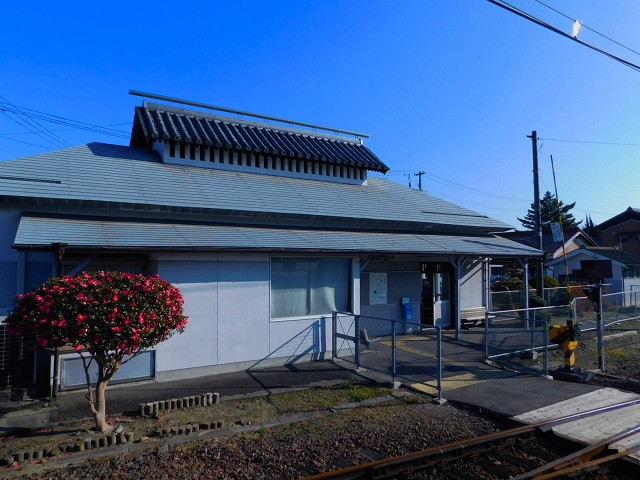 本山駅駅舎