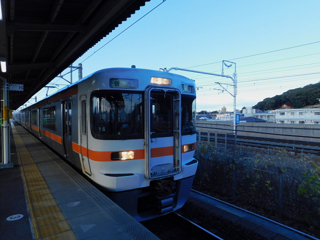 豊橋行き普通列車（大高15：48発）