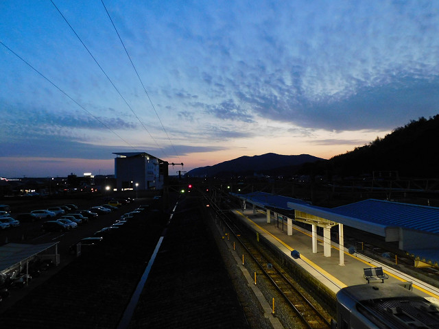 日没後の御坊駅