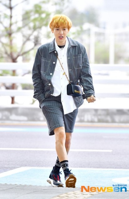 Versace Cross Chainer Sneakers Event In Hongkong チャニョルさん Exoに心奪われて