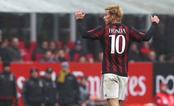サッカーは利き足じゃないほうの足も練習するべきか Elken S Blog