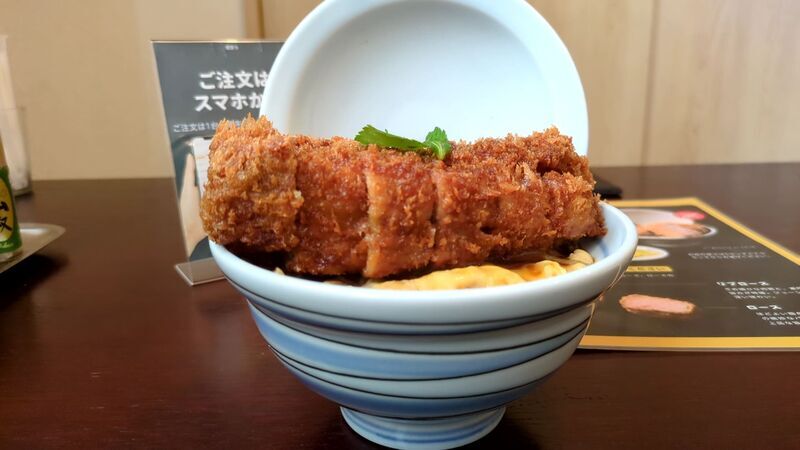 北海道 上士幌町 とじないカツ丼 かつ之 / 5㎝はとじられない
