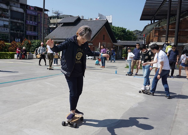 f:id:elosskateboards:20170411154912j:plain f:id:elosskateboards:20170411154912j:plain