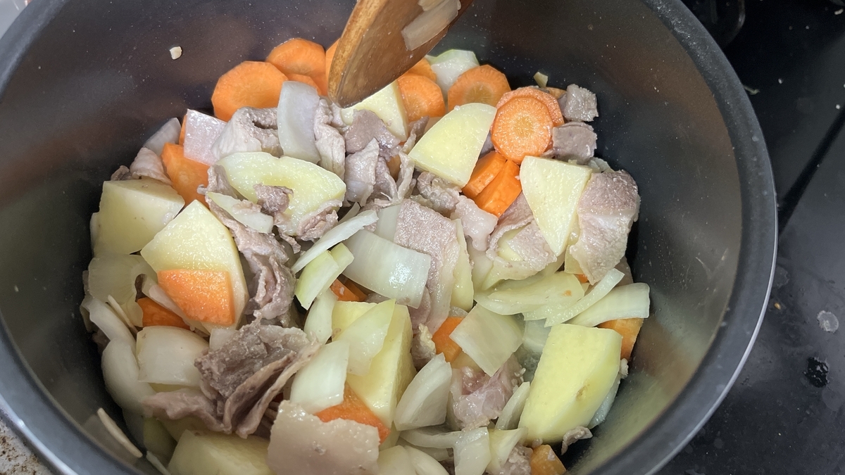 今日はカレーにしようそうしよう