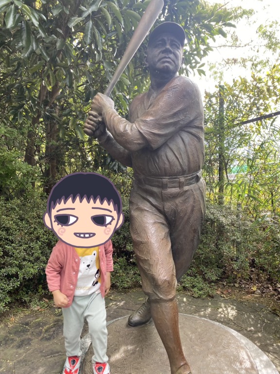ベーブルース像