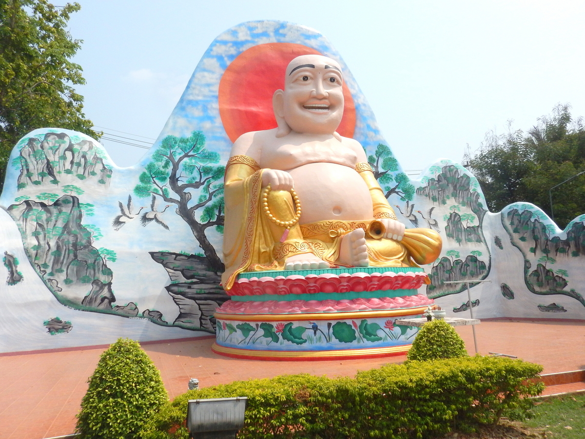 カンチャナブリー観光】ベトナム様式の寺院で感じたタイにおける大乗