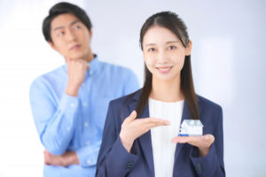 結婚相談所へ行く勇気が出ない理由とその解決方法！婚活の秘訣！