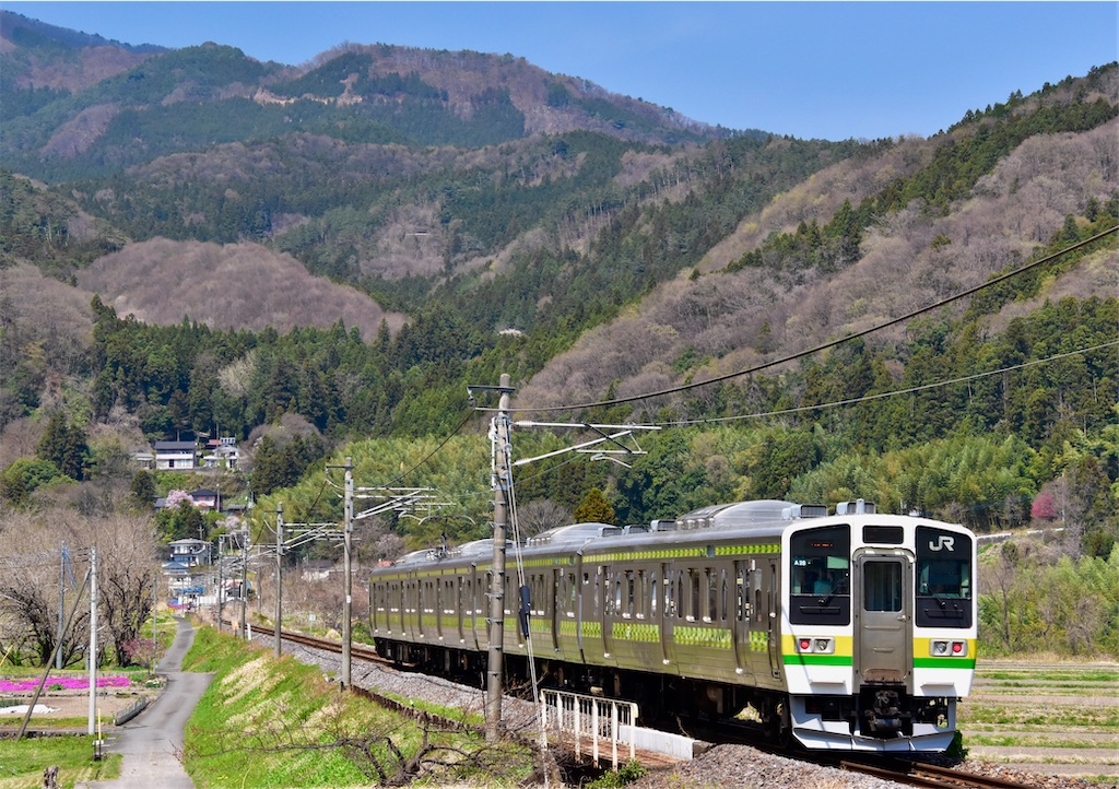 高崎211系矢絣ラッピング車を追いかけ撮影 女将さーん鉄道撮影の時間デスよ