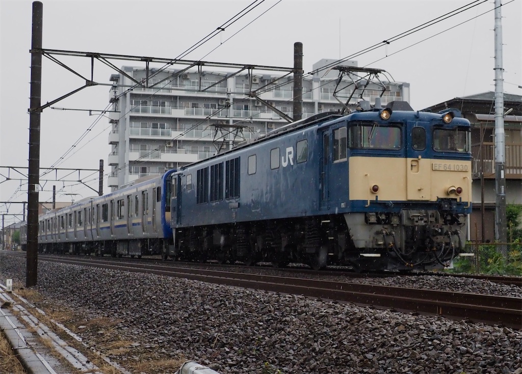 EF64 1031牽引 E235系1000番台 横クラF-36編成11両 総武快速