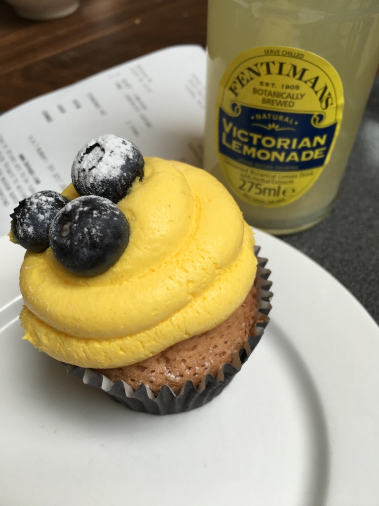 大英博物館 可愛いレモンケーキとレモネード こちらイギリスいろいろ情報局