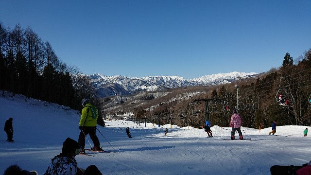 ぐんまpowder4で宝台樹 初 川場スキー場 えみぞうの山小屋