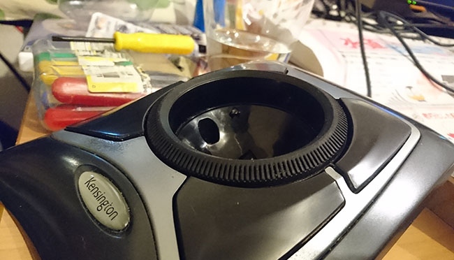 Expert Mouseを分解してスクロールリングを掃除 Emuramemo