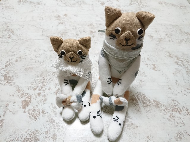 ねこ柄靴下で、親子ソックキャットできました。 - 無料型紙の