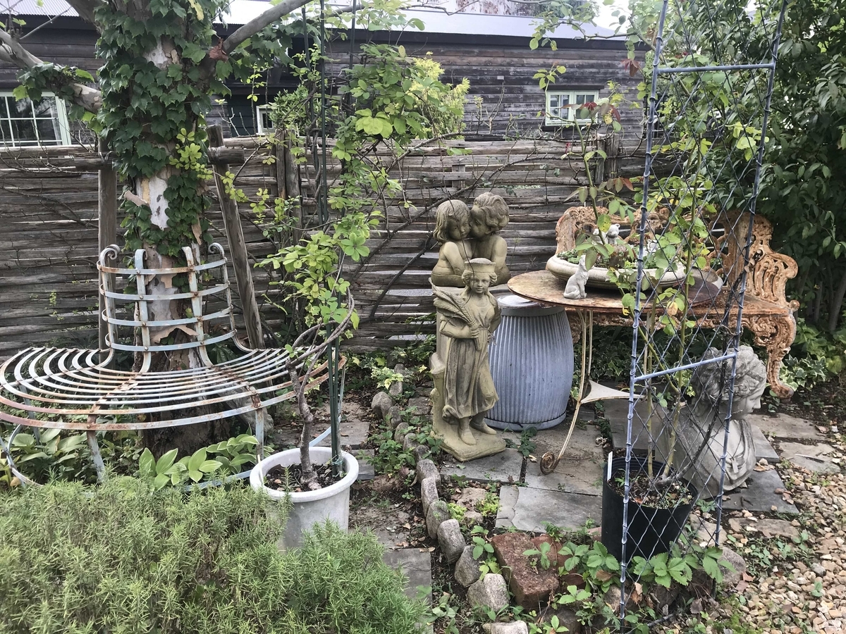 ワンダーデコール ピエロ 石像 アンティークガーデンオブジェ イギリス