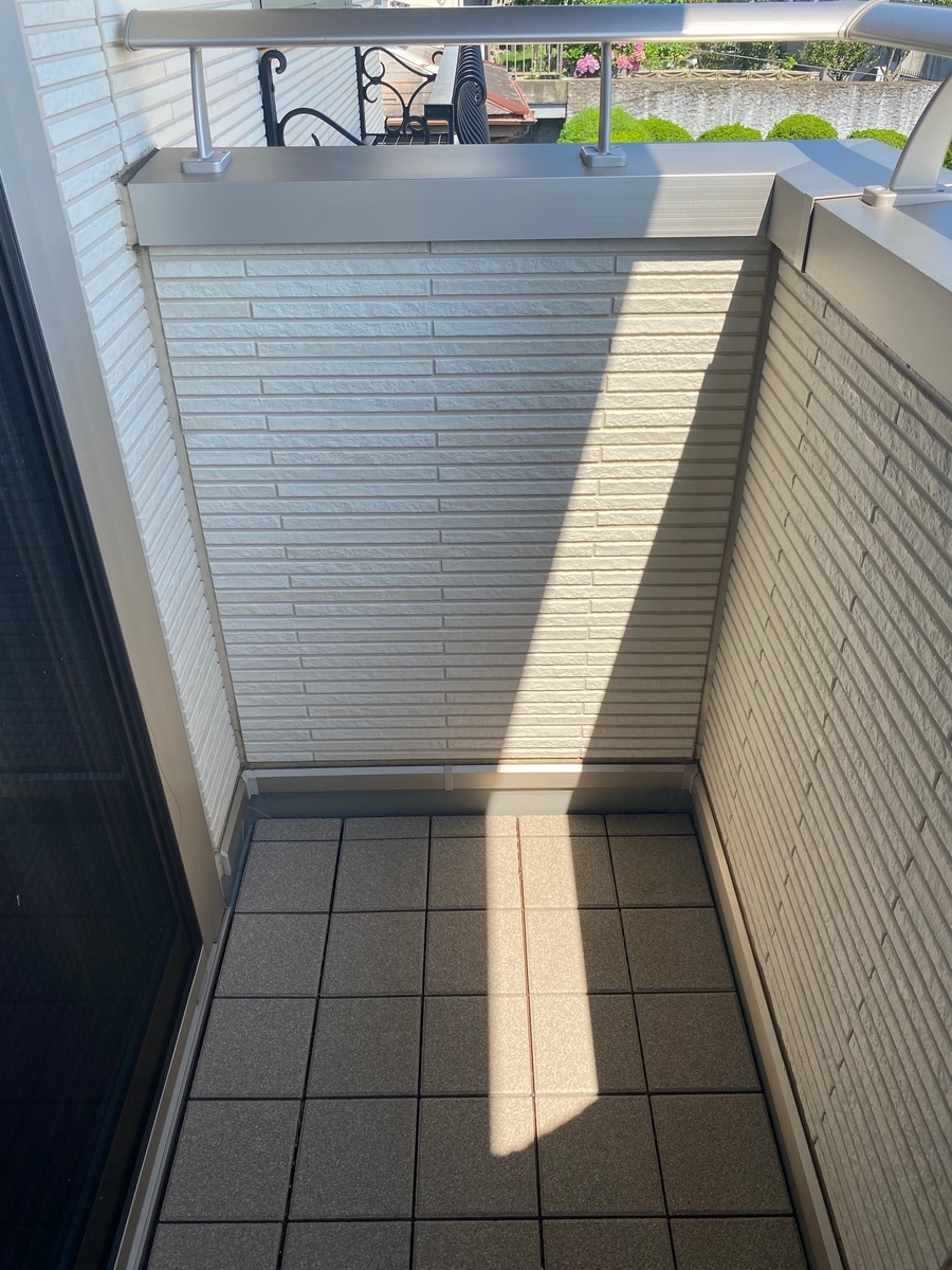 ベランダ バルコニー収納 コンパクト 高耐久な アルミ製物置 を使ってみた感想 パパの手間いらず庭づくり ベランダ バルコニー収納 コンパクト 高耐久な アルミ製物置 を使ってみた感想 パパの手間いらず庭づくり