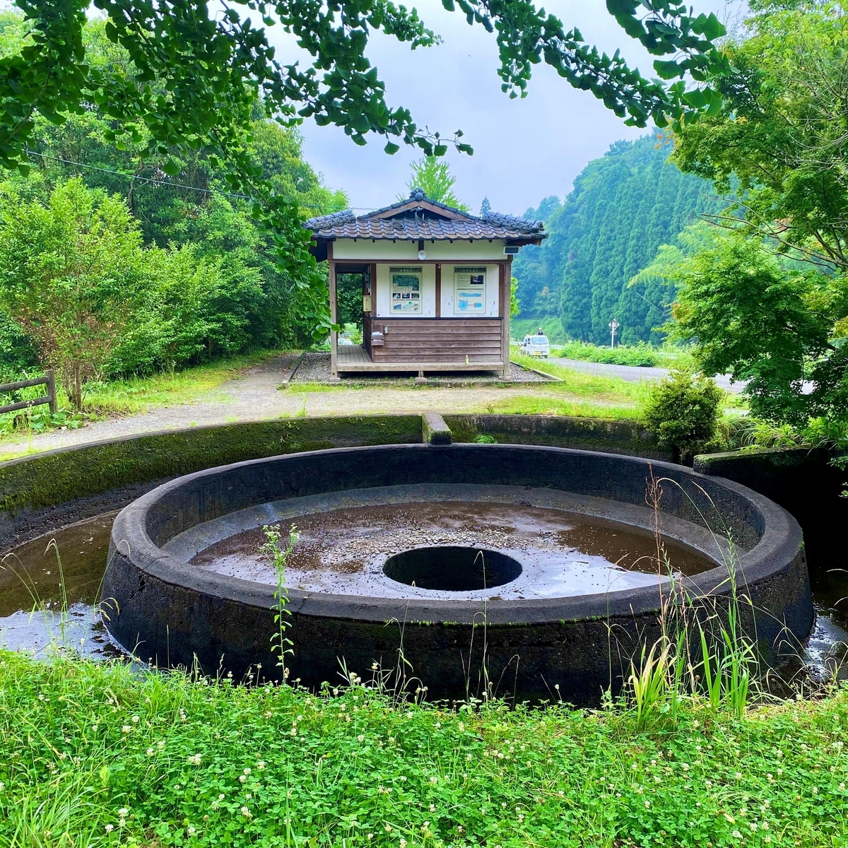 小笹(おざさ)円形分水(熊本県山都町) - 円筒分水探検隊