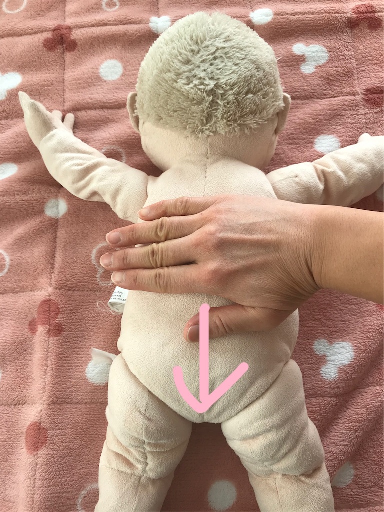 赤ちゃんのお座りが遅くて心配 お座りの前兆ってあるのかな 子育てのヒントが見つかるベビーマッサージ教室