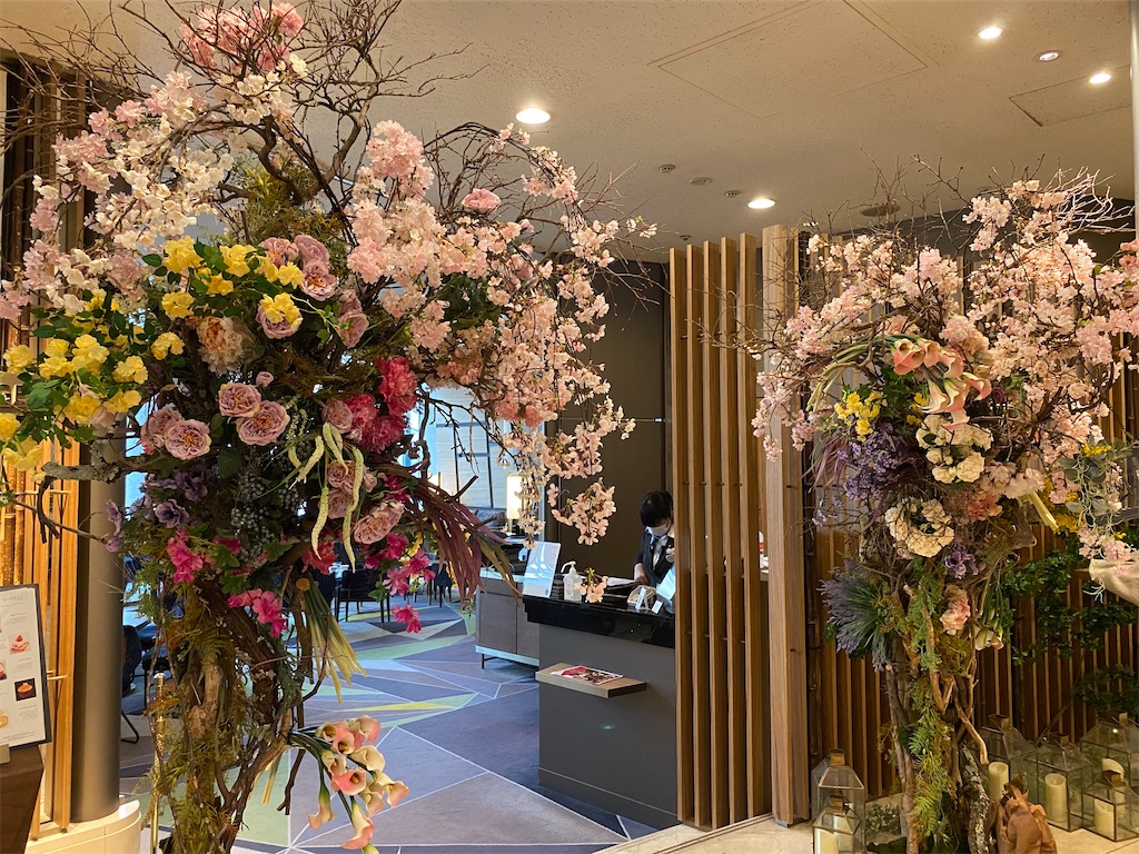スイスホテル南海大阪 ザ ラウンジ スプリング ブロッサム アフタヌーンティー With日比谷花壇 Erieriのまいにち