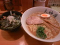 今日のお昼はラーメンとミニチャーシュー丼を天神屋@秋葉原で