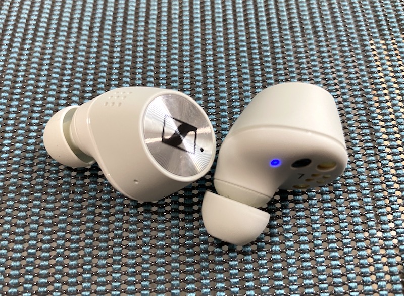 ゼンハイザー「MOMENTUM Wireless 3」に「Sandy Whiteモデル」が