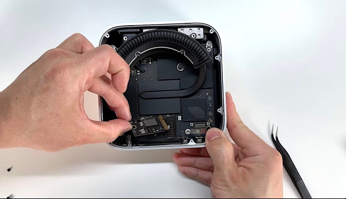 【美品】Apple Mac mini Corei7 SSD換装 新型Mac miniのSSDは取り外し可能〜でも… Mac Studio同様、結局