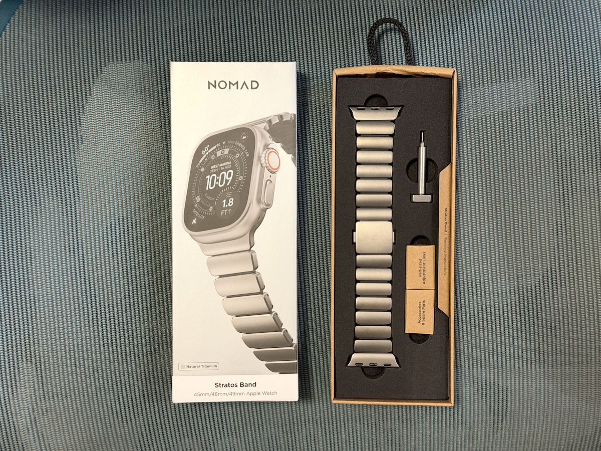 Apple Watch用「チタニウム + FKMゴム」のハイブリッドバンド NOMAD 