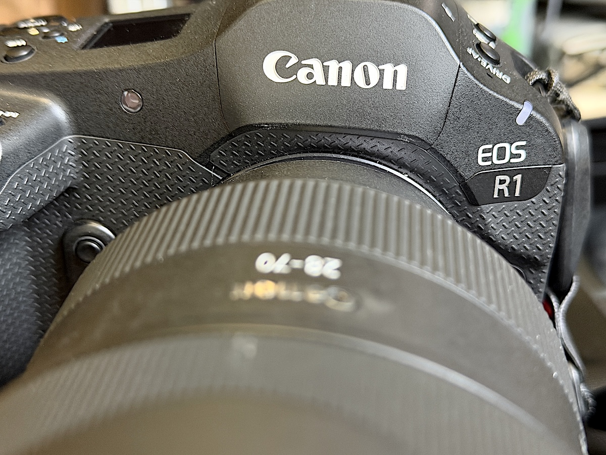 キヤノン「EOS R5 Mark II」と「EOS R1」のメジャーアップデートが来年 