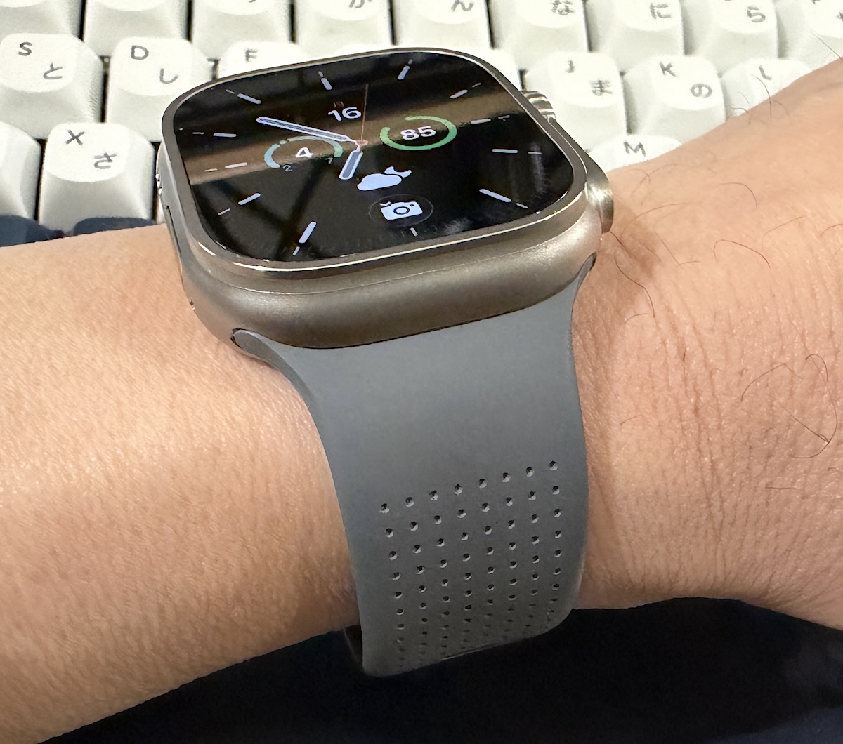 Apple Watch用スポーツバンド｢MinZ DOT Band｣は、Apple純正よりも 