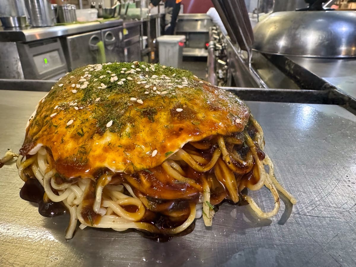 3Dお好み焼き」発祥のお店で普通のお好み焼きを注文したらどうなる