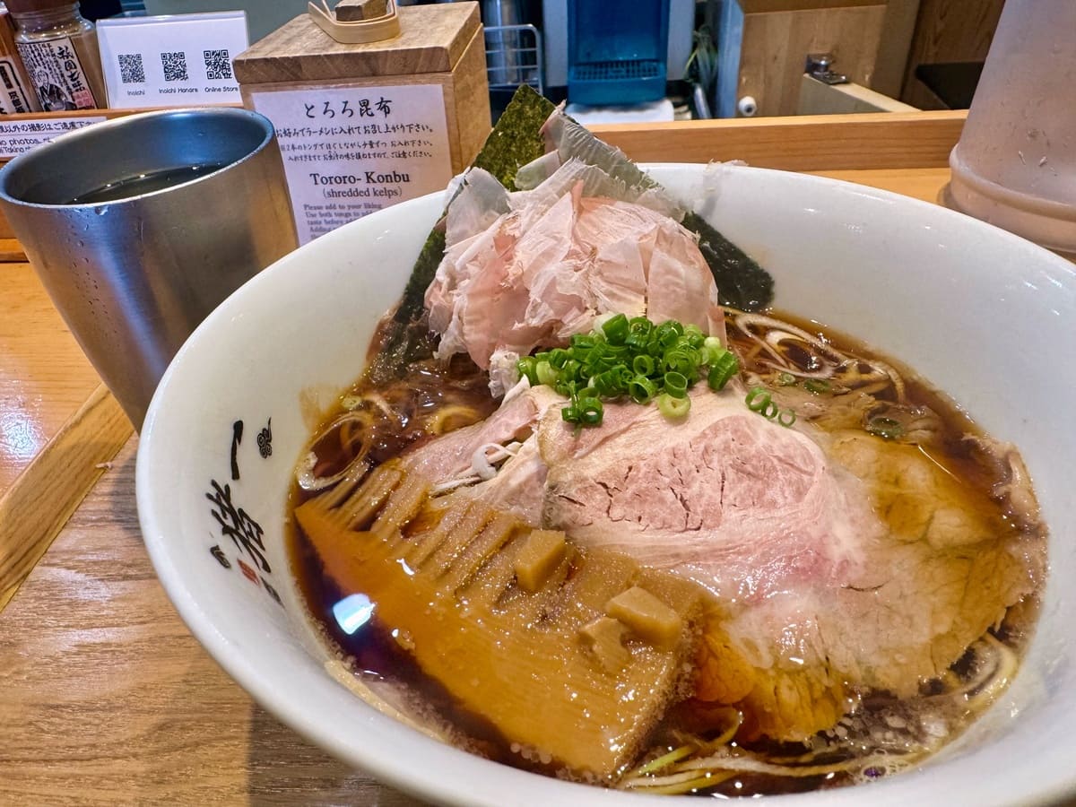 麺屋猪一の出汁そば黒醤油