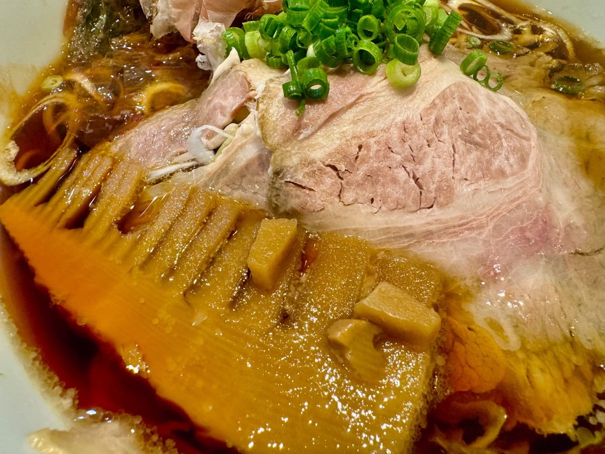 麺屋猪一の出汁そば黒醤油 トッピング