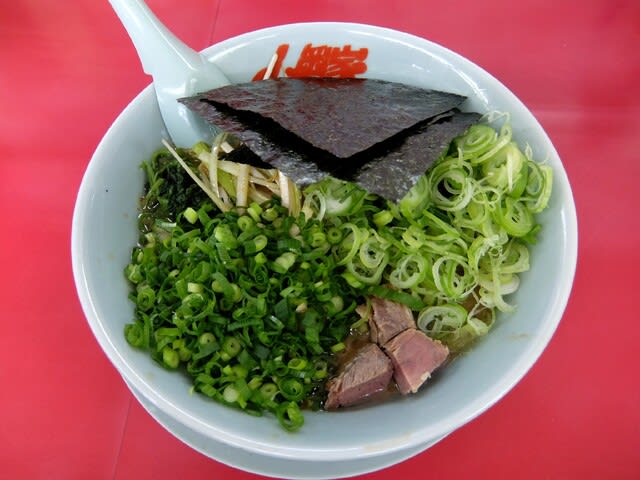 三重奏】味噌ネギラーメン 薬味ネギ増し 青ねぎ＠山岡家 岩見沢店
