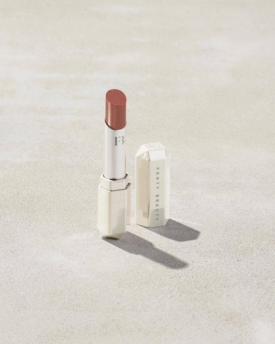 ユニバーサルとはまさにこれ】Fenty Beautyから艶口紅が発売され