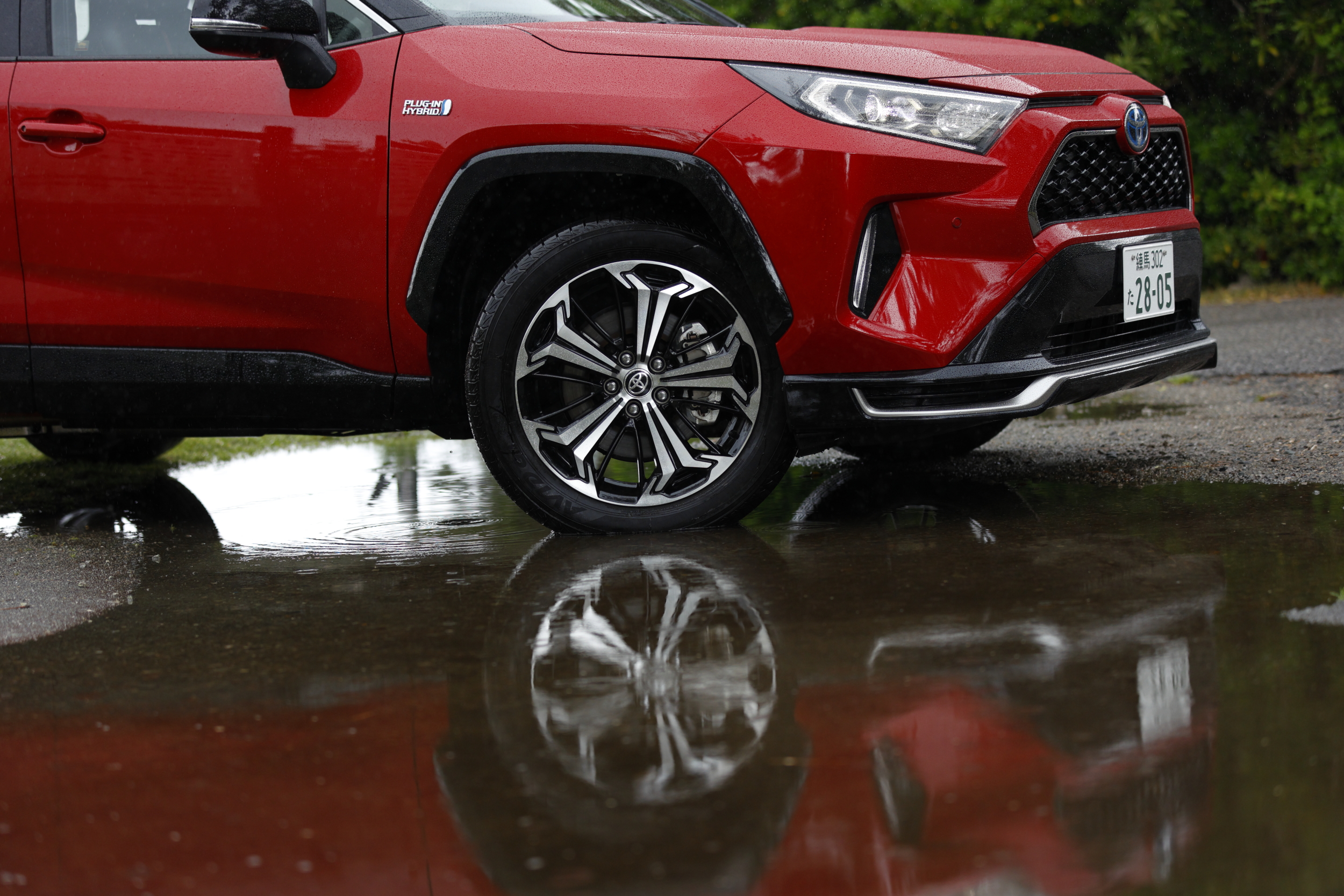 RAV4 PHVの前方