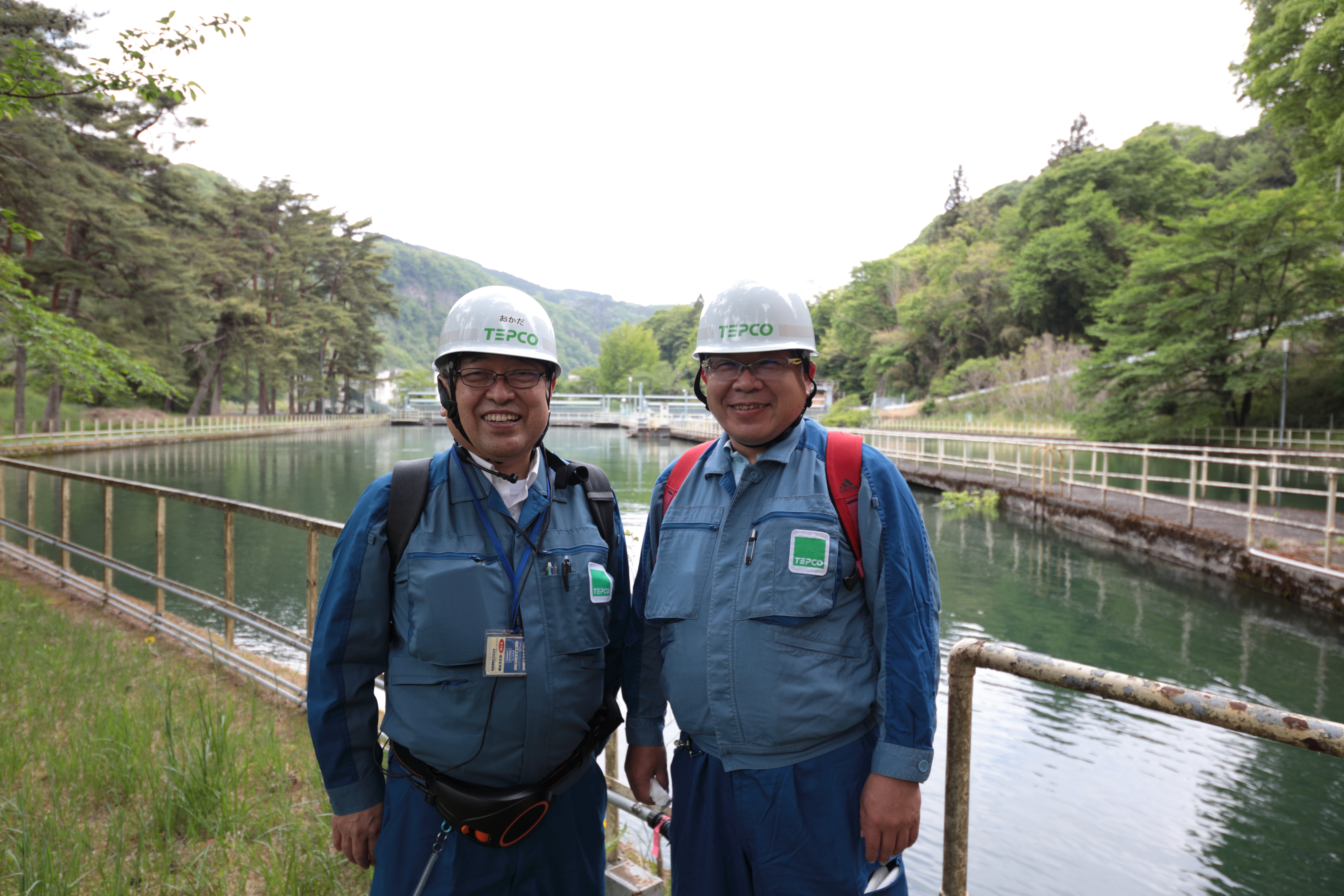 東京電力リニューアブルパワーの矢内弘人さんと岡田将志さん