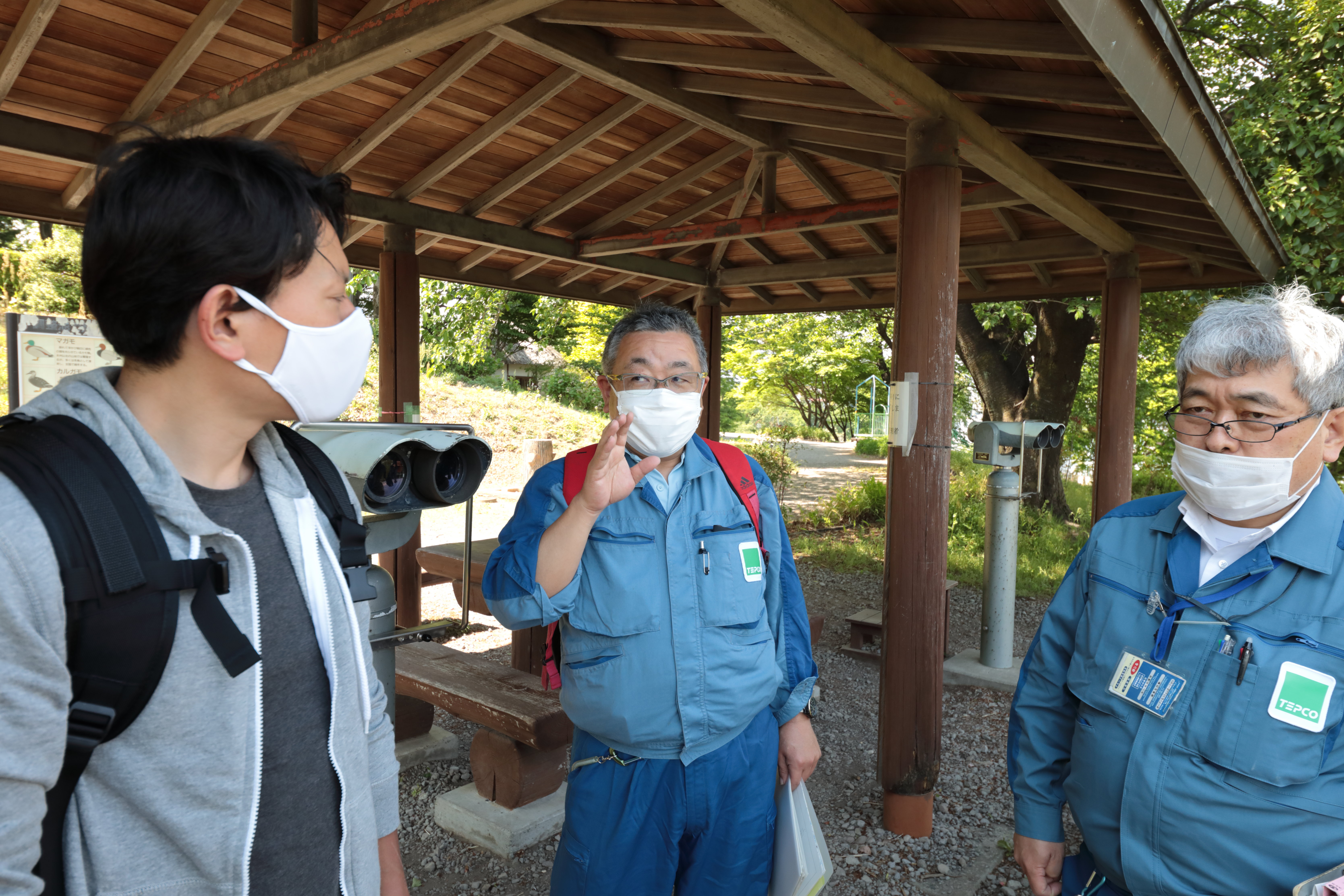 矢内さんと岡田さん、筆者