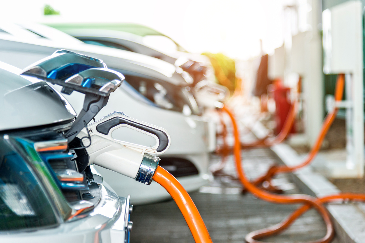 istock画像 EV車充電