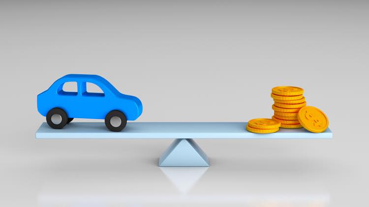 istock画像 車とお金