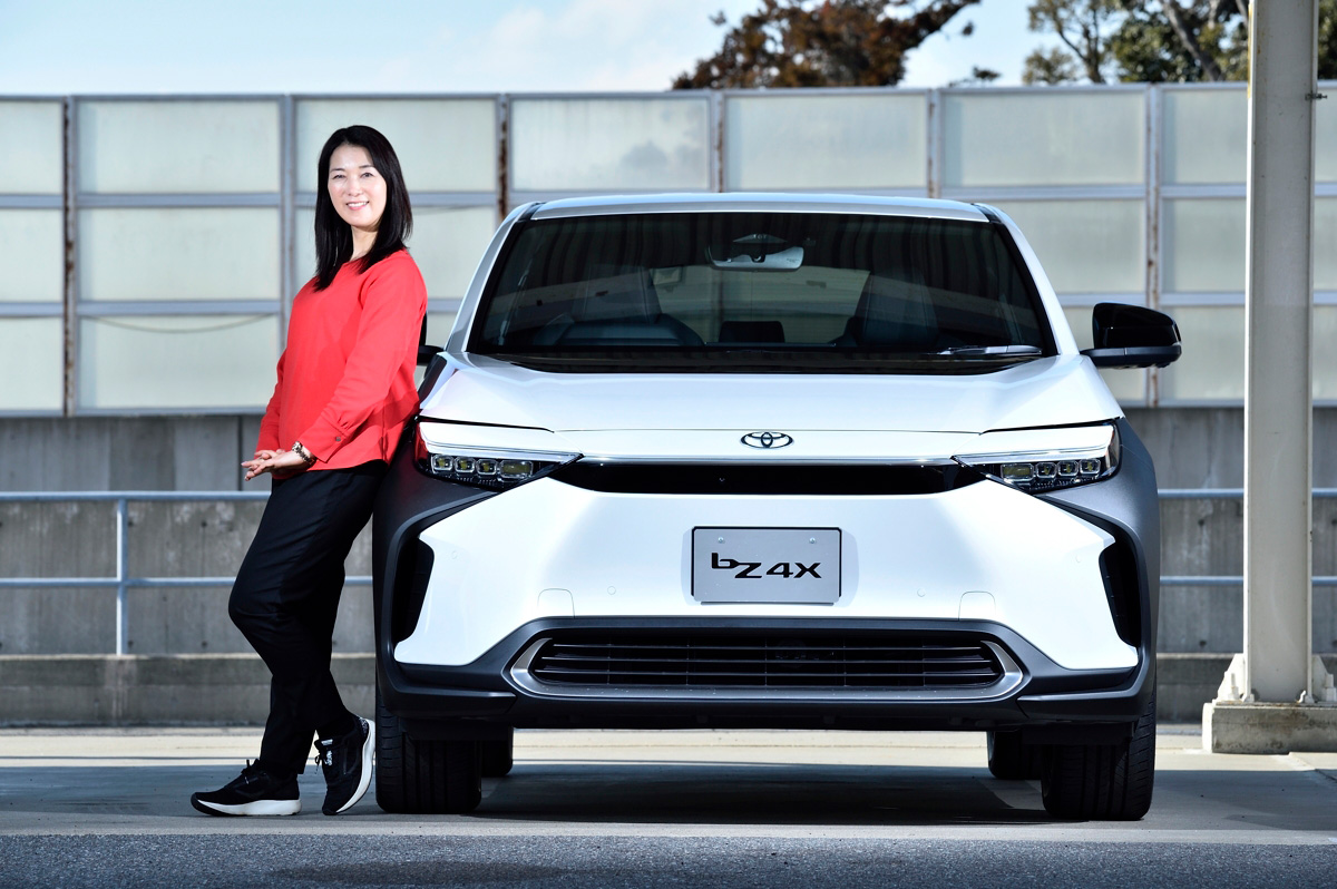 トヨタ「bZ4X」