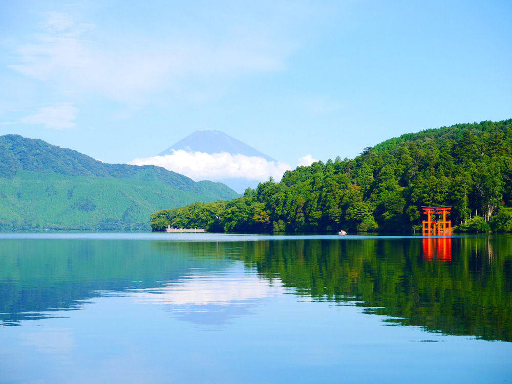 芦ノ湖越しの富士山