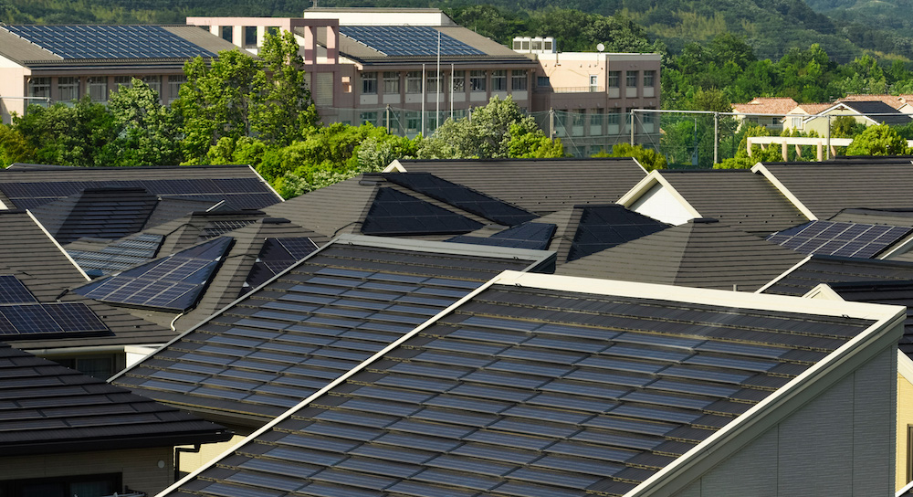 太陽光発電のついた屋根