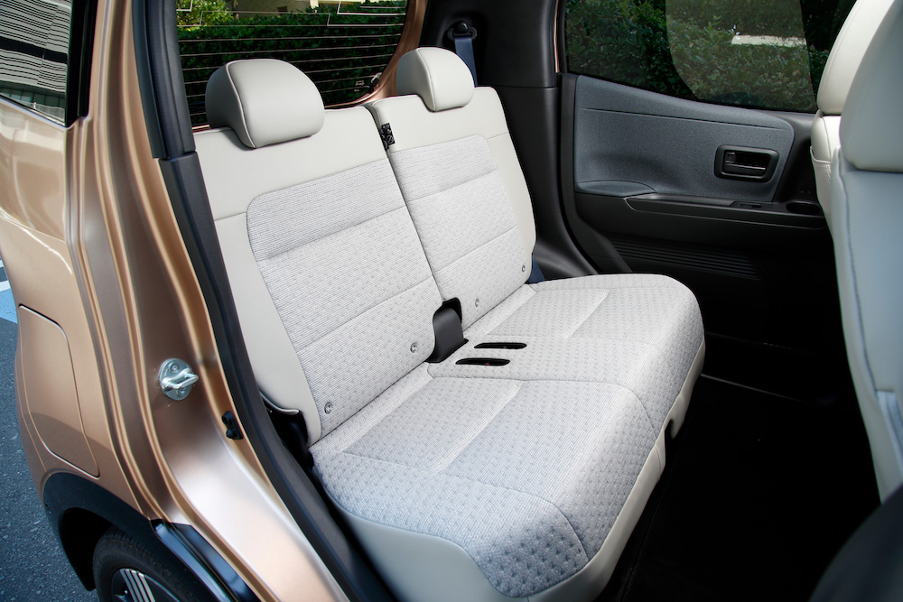 サクラ 後部座席