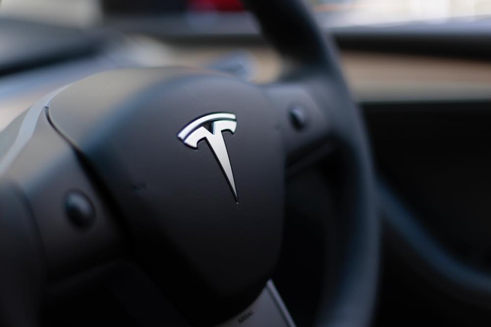 テスラ「モデルY」ハンドル