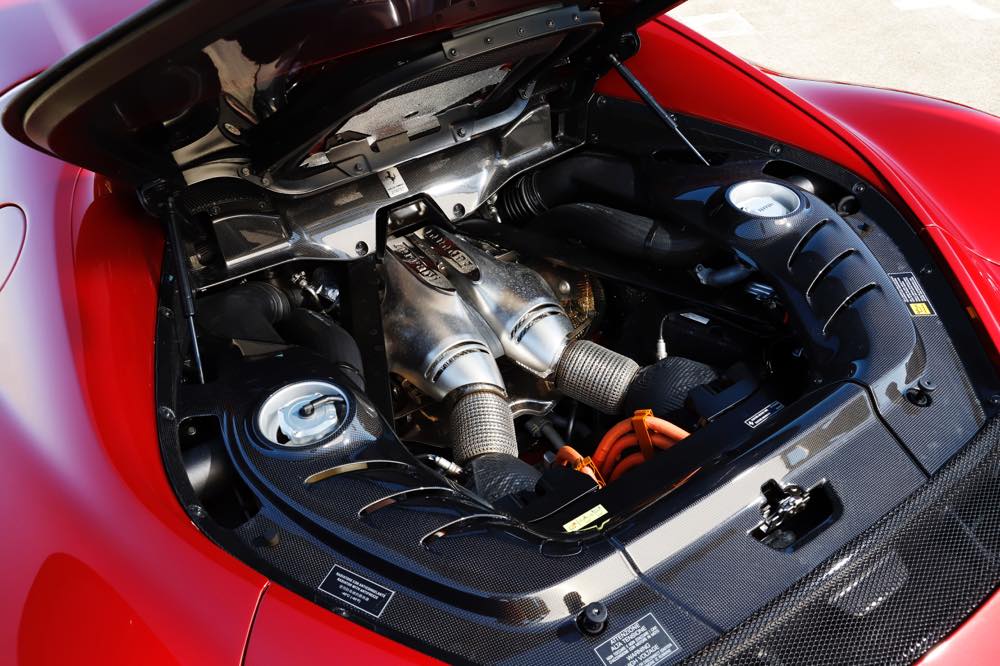 フェラーリ 296GTB(PHEV)