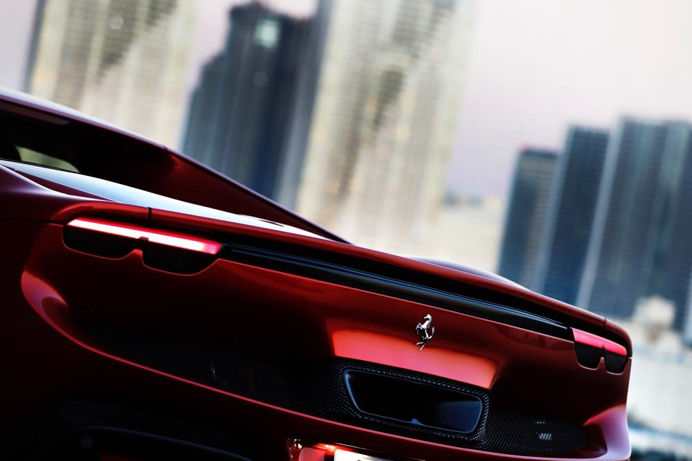 フェラーリ 296GTB(PHEV)