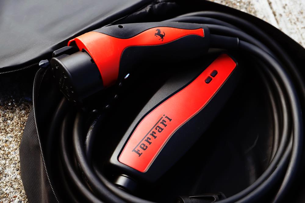 フェラーリ 296GTB(PHEV)
