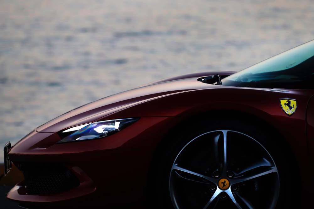 フェラーリ 296GTB(PHEV)