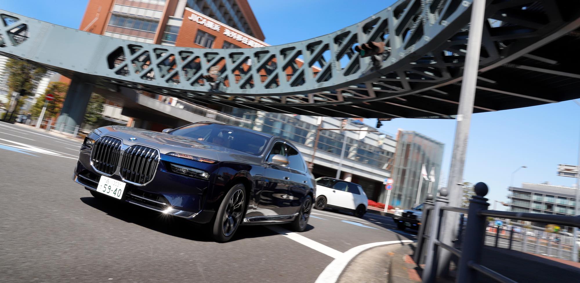 BMW i7