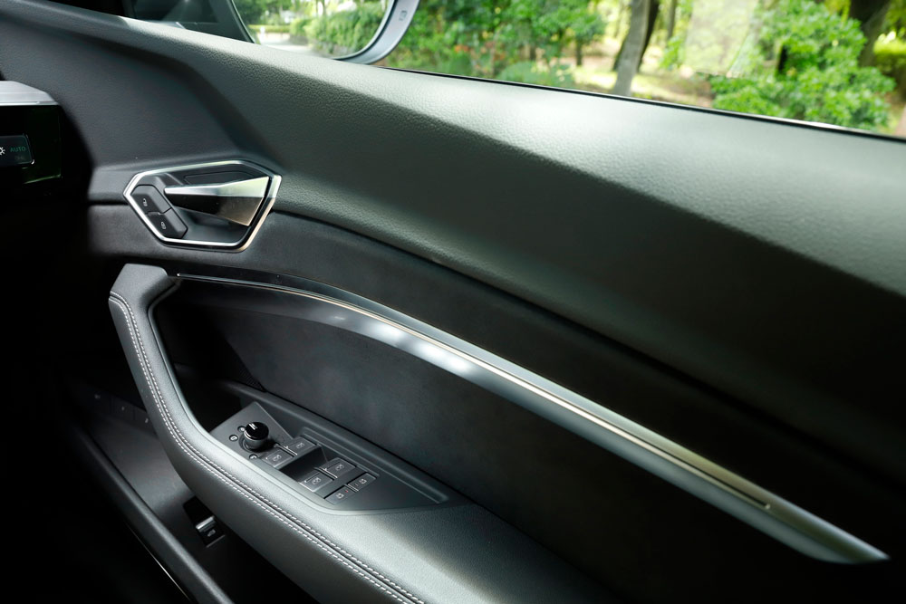 運転席から見たドア